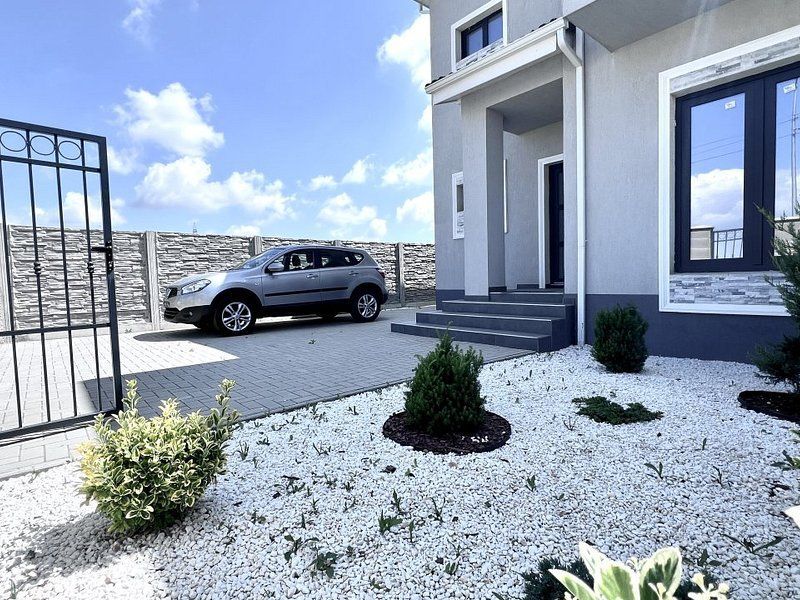 Duplex 5 camere, zona liniștită - Socar -  Dumbrăvița - Poză 1