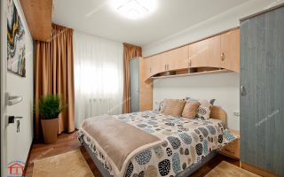 De închiriat apartament 3 camere, Micro 21 - Poză 3