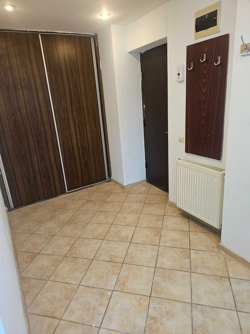 Apartament 3 camere Ghencea, curte cu foișor, parter - Poză 2