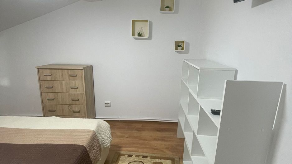 Apartament/mansardă 3 camere,Micro 17,utilat si mobilat - Poză 25
