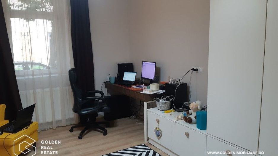 Casa mare, cu 4 apartamente a cate 1, 2, 3 și 4 camere fiecare - Poză 24