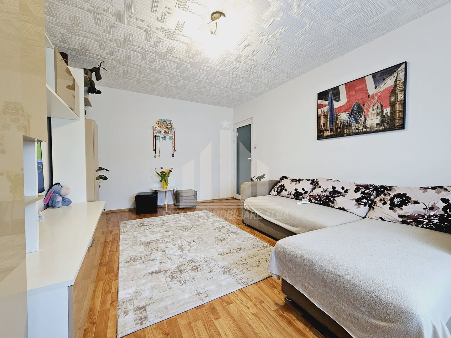 Apartament cu 3 camere decomandate, Cetate - Poză 1