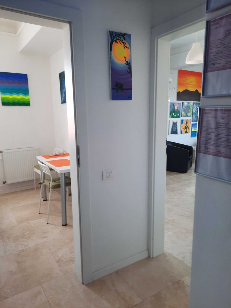 Studio Piata Romana, renovat complet, vedere panoramică dublă - Poză 5