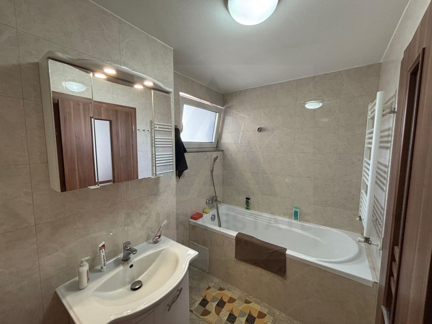 Apartament impecabil 69,5mp 3 camere  2 băi etaj 1 cu loc de parcare - Poză 10