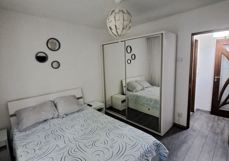 Vand apartament 3 camere Craiova zona Mall Electoputere - Poză 6