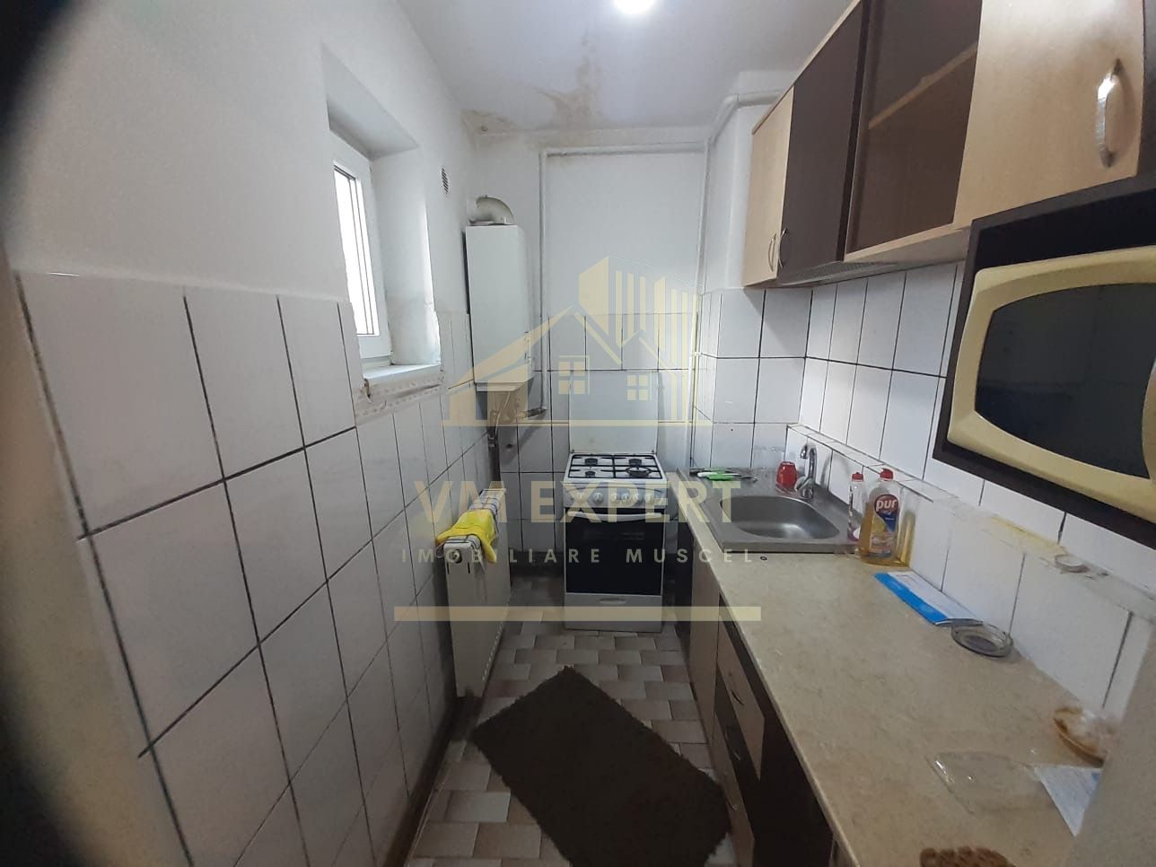APARTAMENT 3 CAMERE ETAJ 2 ROTUNDA  CAMPULUNG - Poză 8