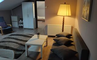 Mansardă cu 2 camere de vânzare în Florești, strada Florilor - Poză 5