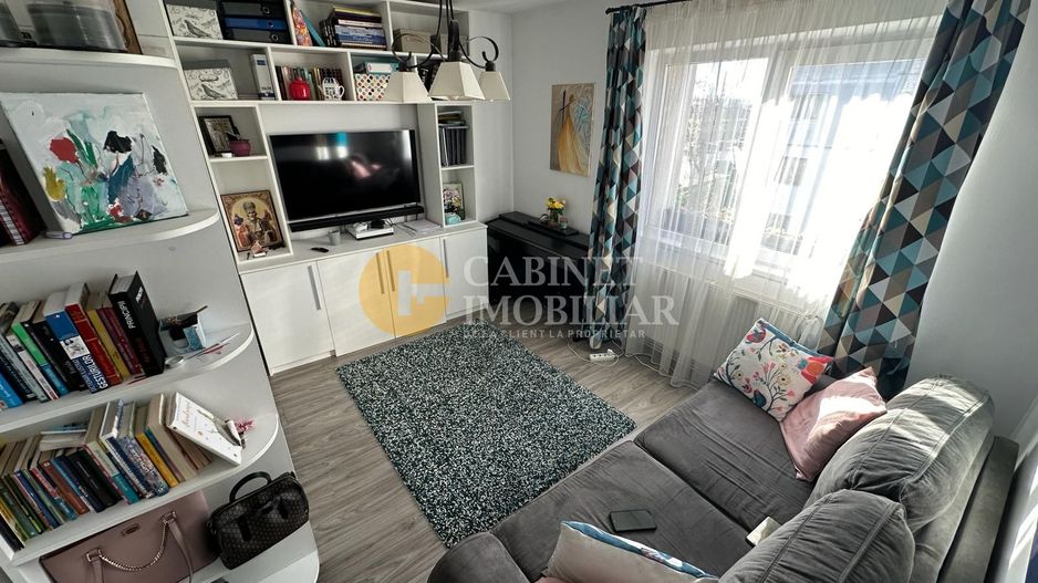 2 Camere Decomandat - Etaj 3 - Zona Alexandru Cel Bun - Poză 1