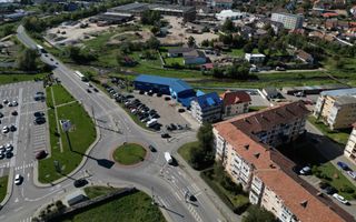 Oportunitate strategică de dezvoltare în Hațeg 3.079 mp - Poză 1