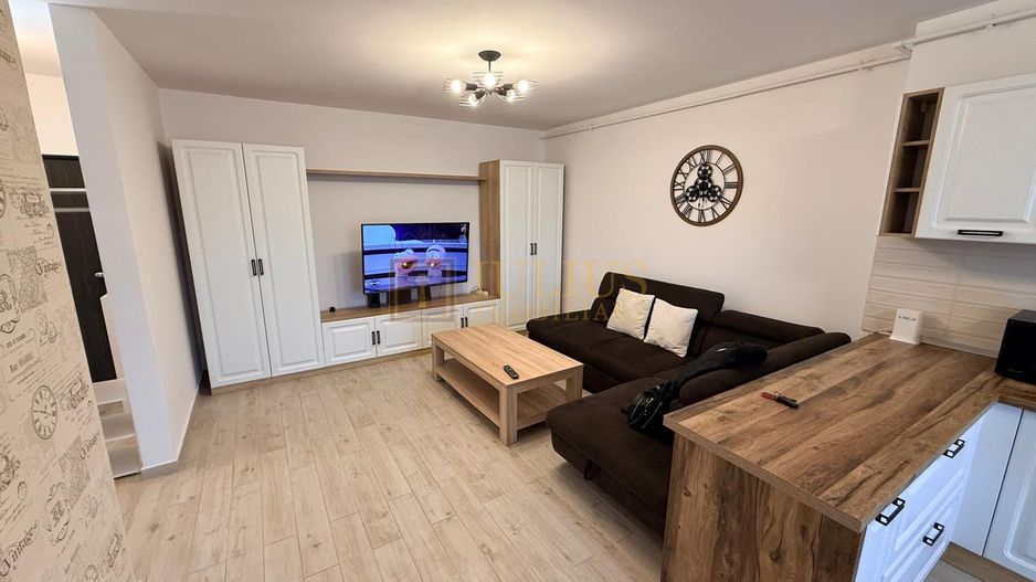 2 camere| Dumbravita| apartament mobilat lux| loc de parcare| lift| - Poză 1