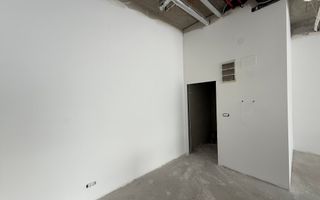 SAD - Spatiu comercial in zona centrala, langa Piata 700 - pret negociabil - Poză 5