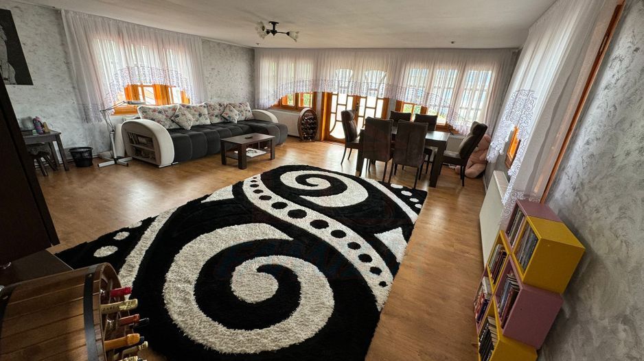 🏡 PROPRIETATE CU POTENȚIAL COMERCIAL ȘI LOCUINȚĂ | 62.000 € - Poză 3