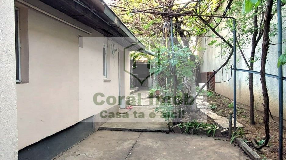 Vanzare casa 6 camere, 3 bai, 3 bucatarii, 2 centrale,  curte individu - Poză 20