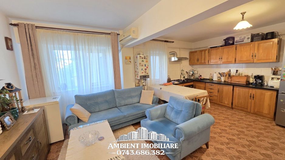 Apartament cu 4 camere, etaj 3, nemobilat, zona TRAIAN; - Poză 1