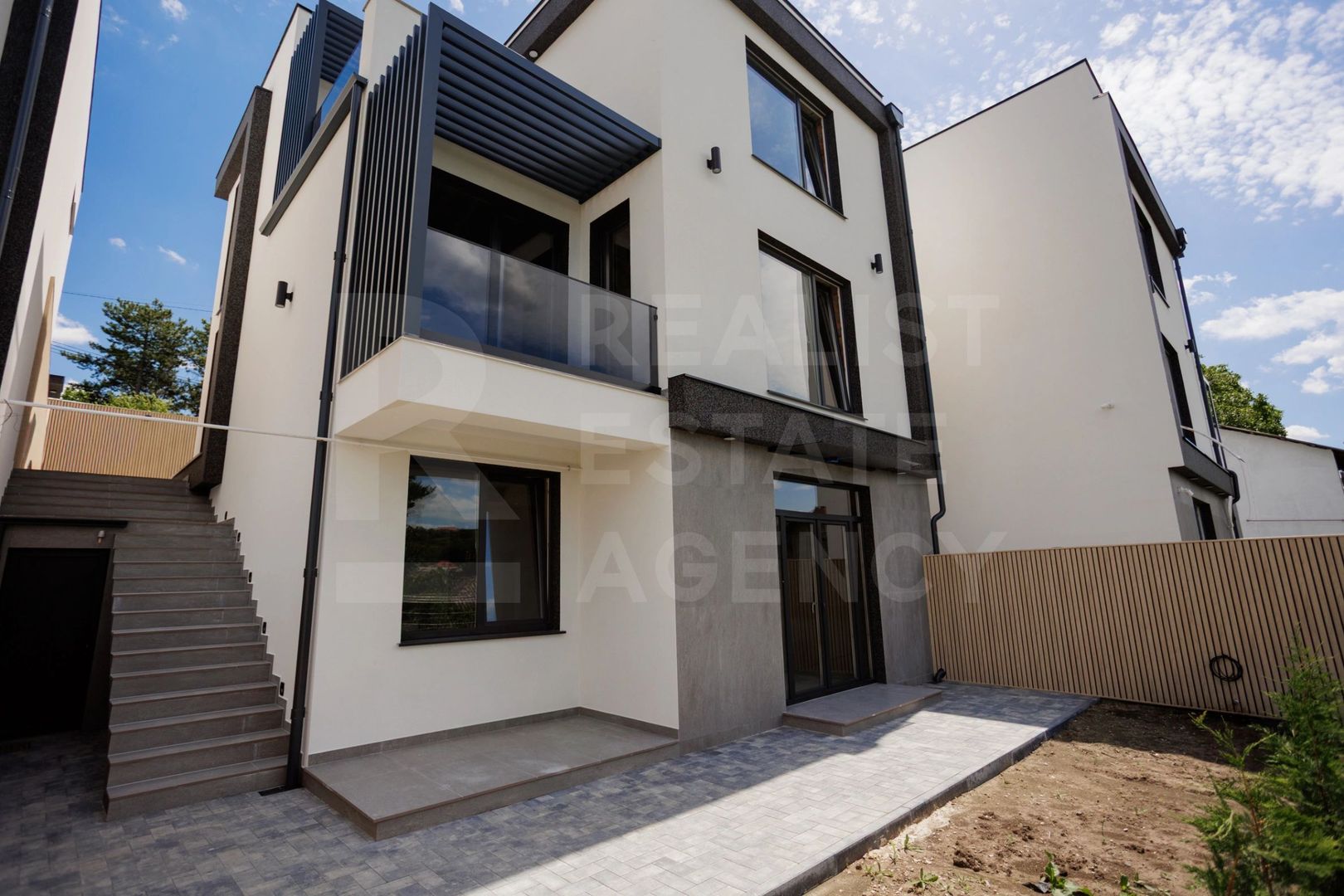 Vânzare casă, 4 camere,  str. Dragomirna, sectorul Buiucani. - Poză 35