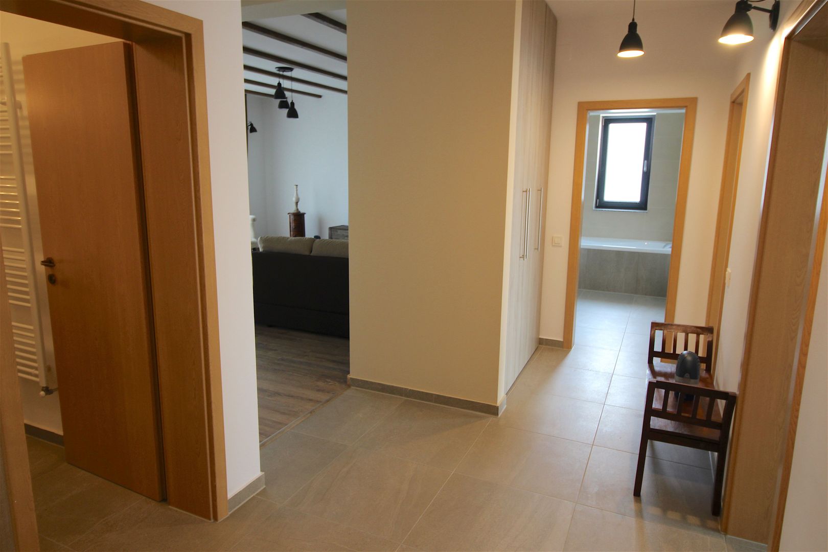 Apartament cu 3 camere de închiriat la intrare in Dumbravita - Poză 14