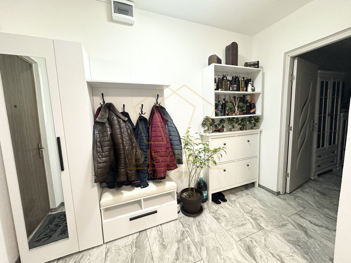 Apartament deosebit cu 2 camere | Zona Sagului - Poză 16