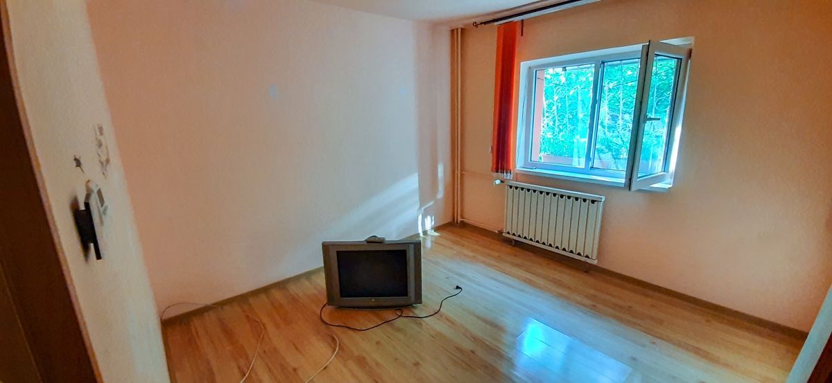 APARTAMENT LUMINOS ZONA 13 SEPTEMBRIE - Poză 4