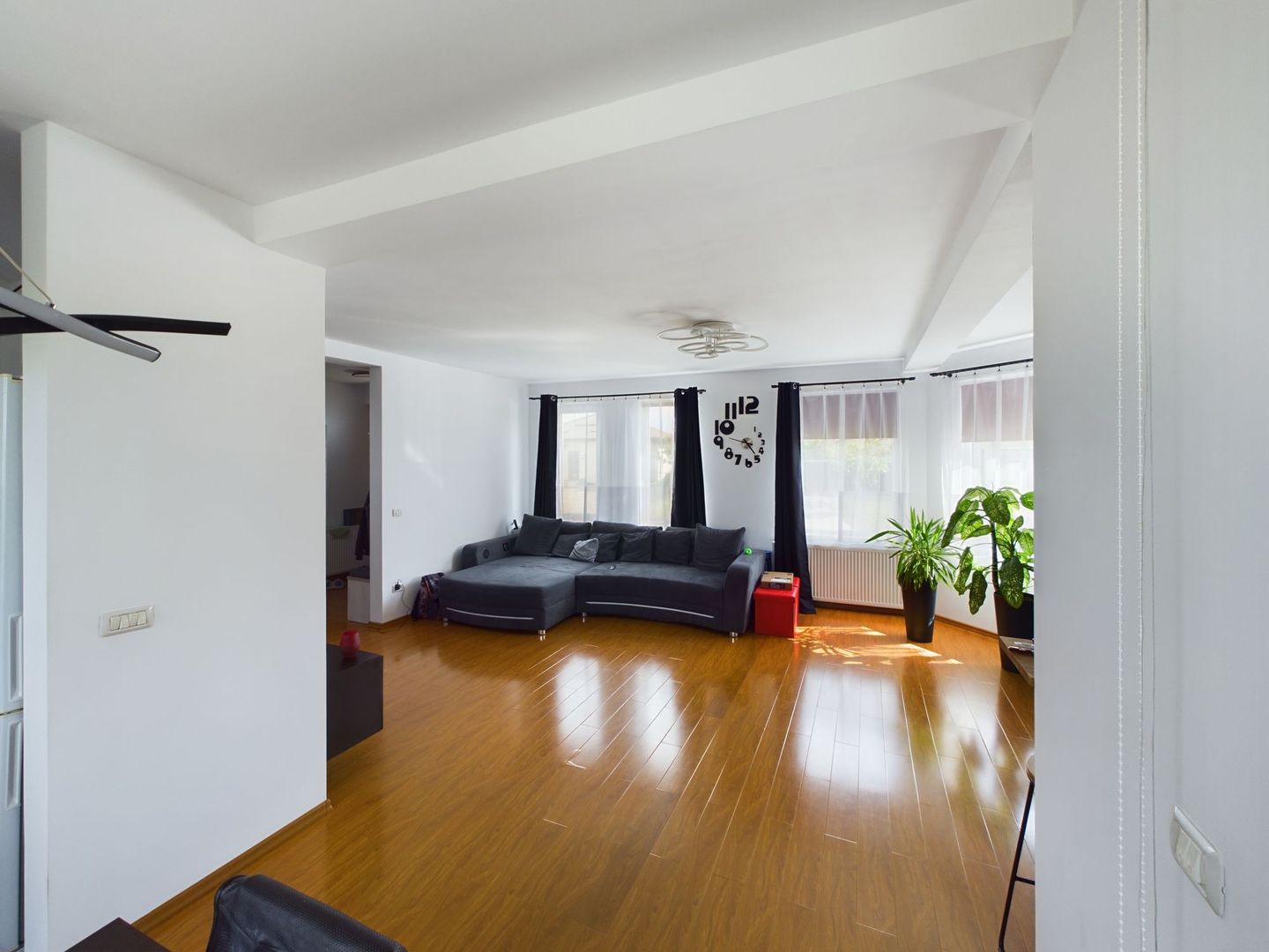 Casă la cheie în cartierul Westfield - Poză 3