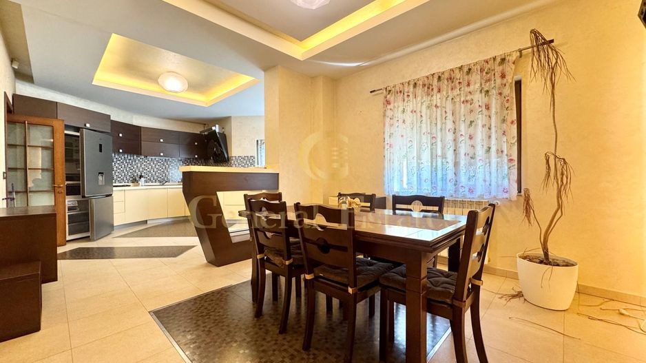 Vînzare Casă în 3 Nivele -Hlincea - 343 m.p. - Poză 11