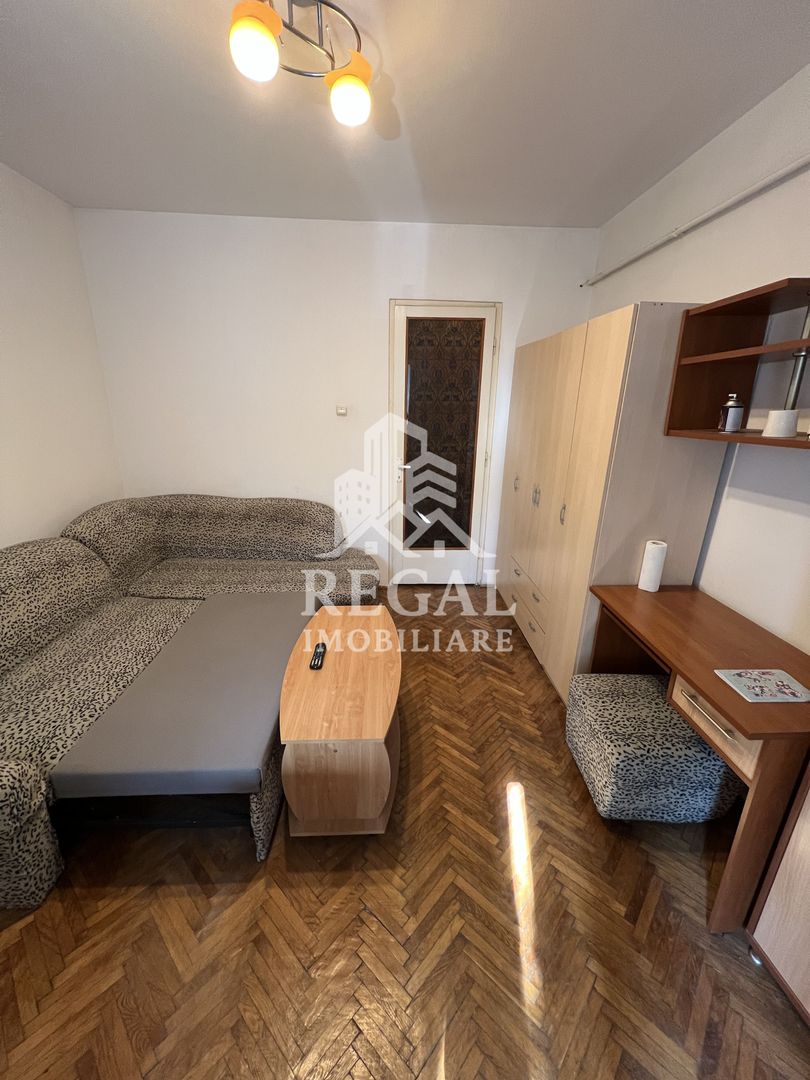 Garsonieră de închiriat – Zona 2 Central | Etaj 2 | Mobilată - Poză 1