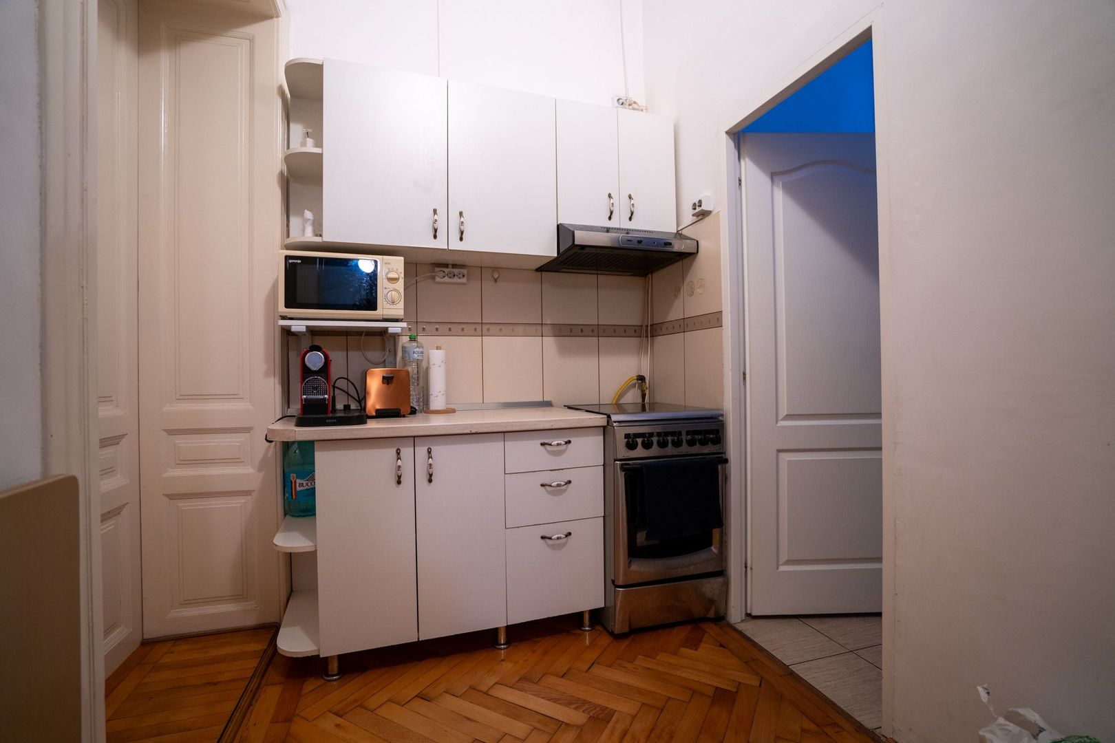 Apartament central de vânzare – la curte comună - Oradea - Poză 9