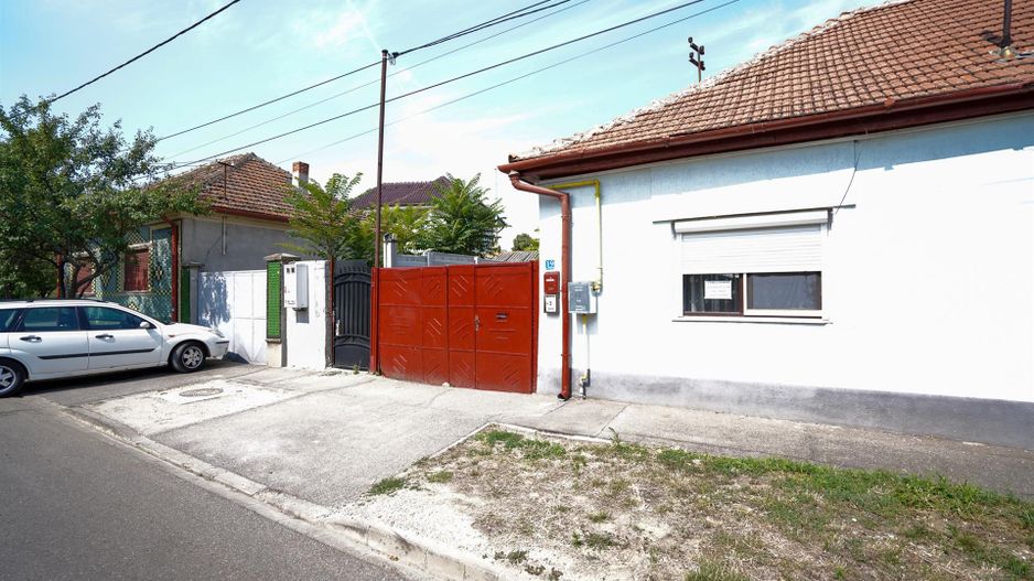 Casa cu 3 camere Cantemir - Poză 1