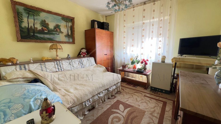 Apartament cu 3 camere - Pajura - Poză 1