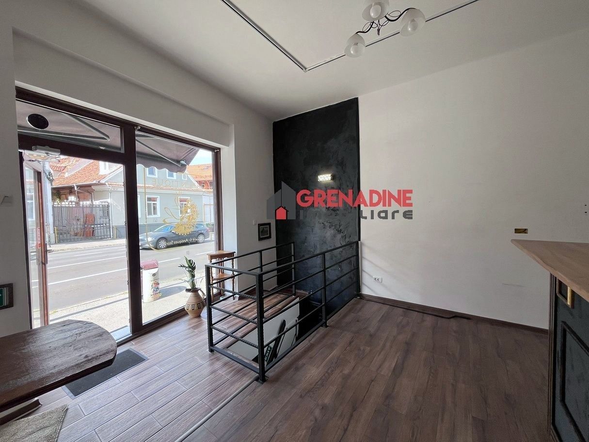 Spatiu Comercial cu Vad Pietonal si Stradal - Central -  Strada Lunga - Cod 5310 - Poză 2