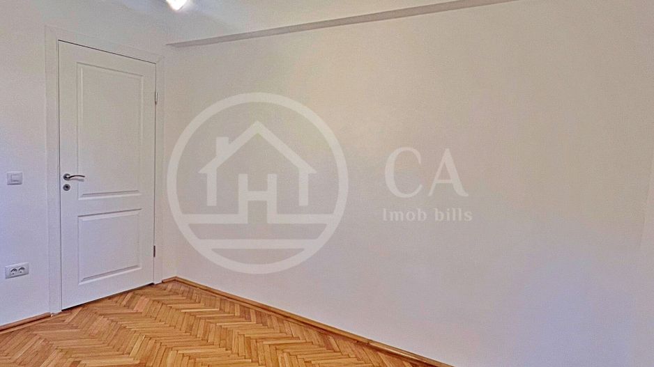 Apartament cu 3 camere de vânzare in cartierul Rogerius, Oradea - Poză 2