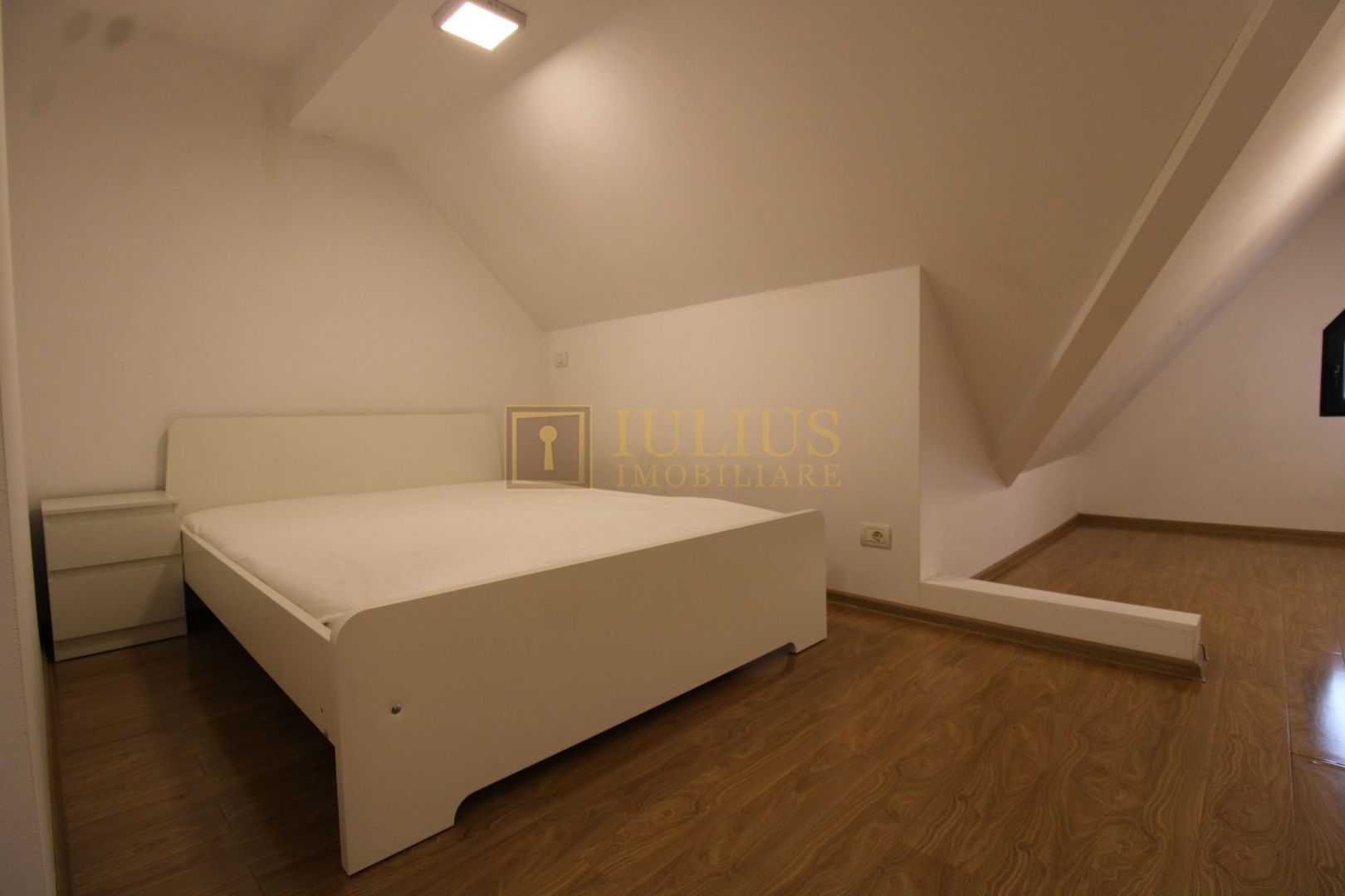 1 camera, loc de parcare,in spate la City of MARA - Poză 6