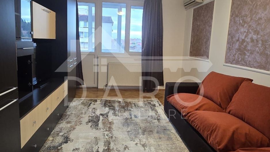 Închiriez apartament modern cu 3 camere, poziție centrala - Poză 1