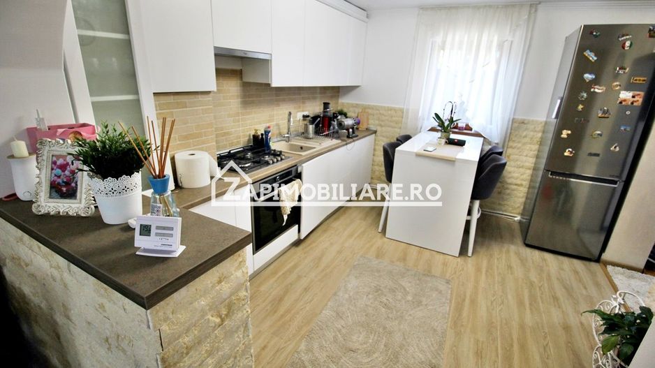 Casa 6 camere, 150mp.utili,527mp teren, zona semicentral - Poză 8