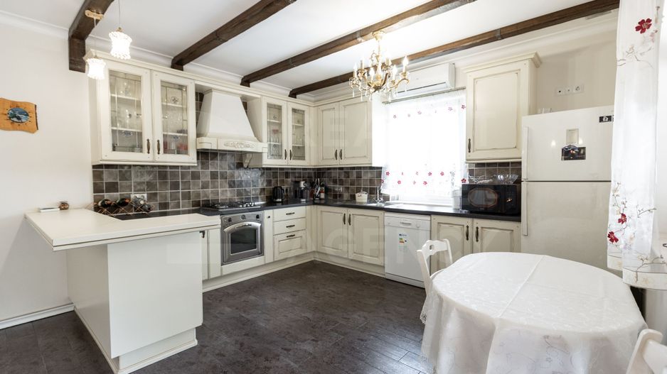 De vânzare casă cu suprafață de 270 mp + 7.5 ari, Dumbrava! - Poză 18