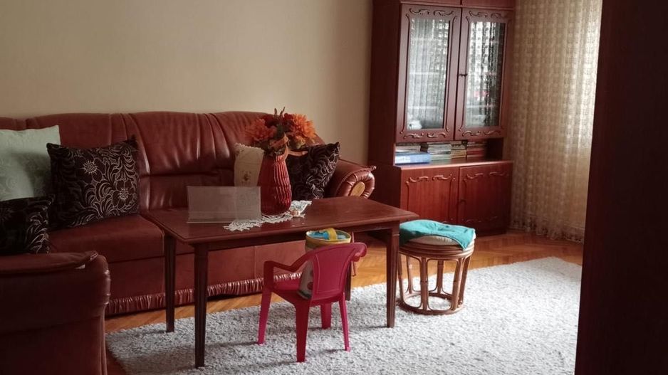 Vand apartament cu 3 camere, decomandat, la parter - Poză 3
