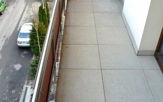 Bloc modern, apartament frumos mobilat, contract A.F.P. inclus ! - Poză 12