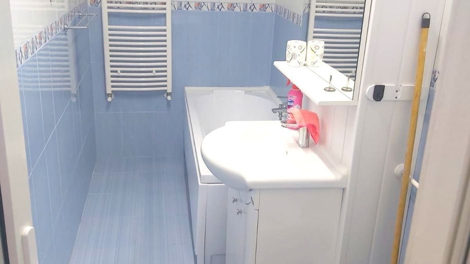 Apartament cu doua camere, decomandat - Bd. Unirii, scoala nr. 10 - Poză 8