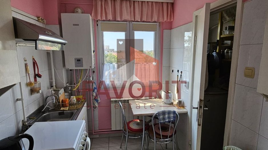 3 camere, semidecomandat | centrala proprie | mobilat si utilat | zona excelenta - Poză 12