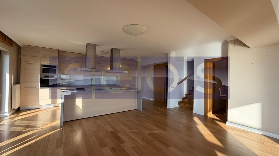 Vanzare penthouse cu view spectaculos in Complex Upground - Poză 23