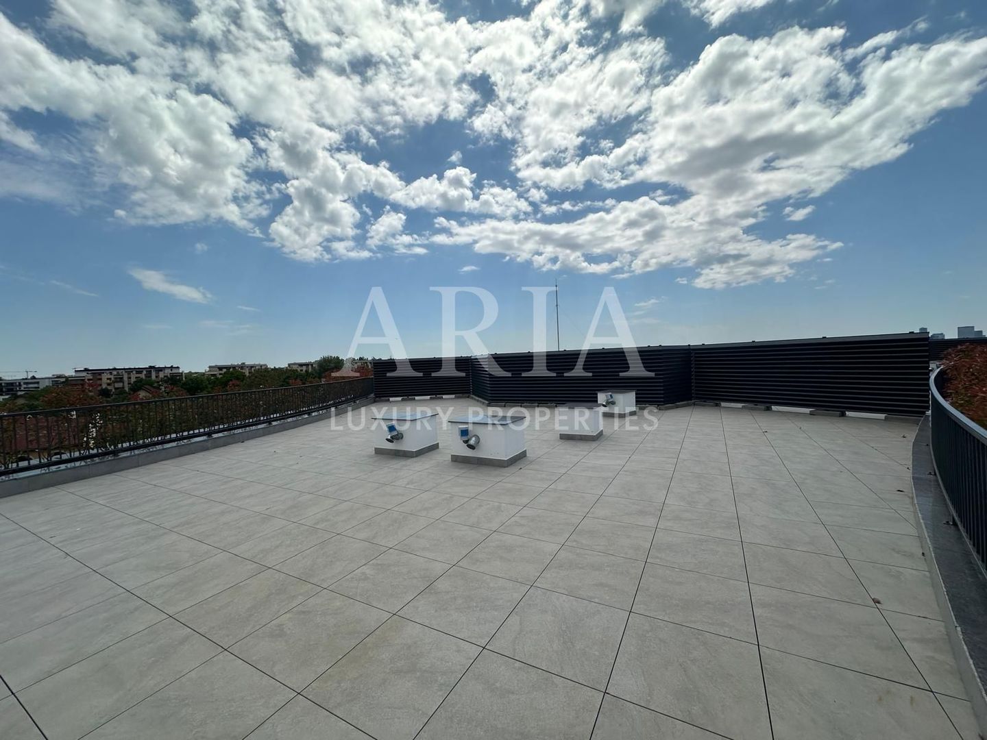 Penthouse superb -  vedere către pădure - Poză 7