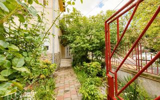 Apartament la casa cu 3 camere, zona Centrala - Poză 1
