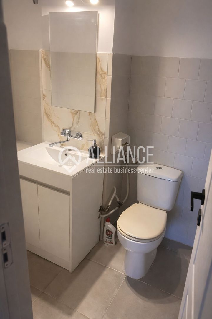 Spatiu comercial  la parter bloc - (COD 10) CAPITOL - Poză 2