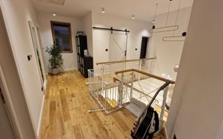 Casa spatioasa si moderna cu garaj, clasa energetica A, panouri solare - Poză 5