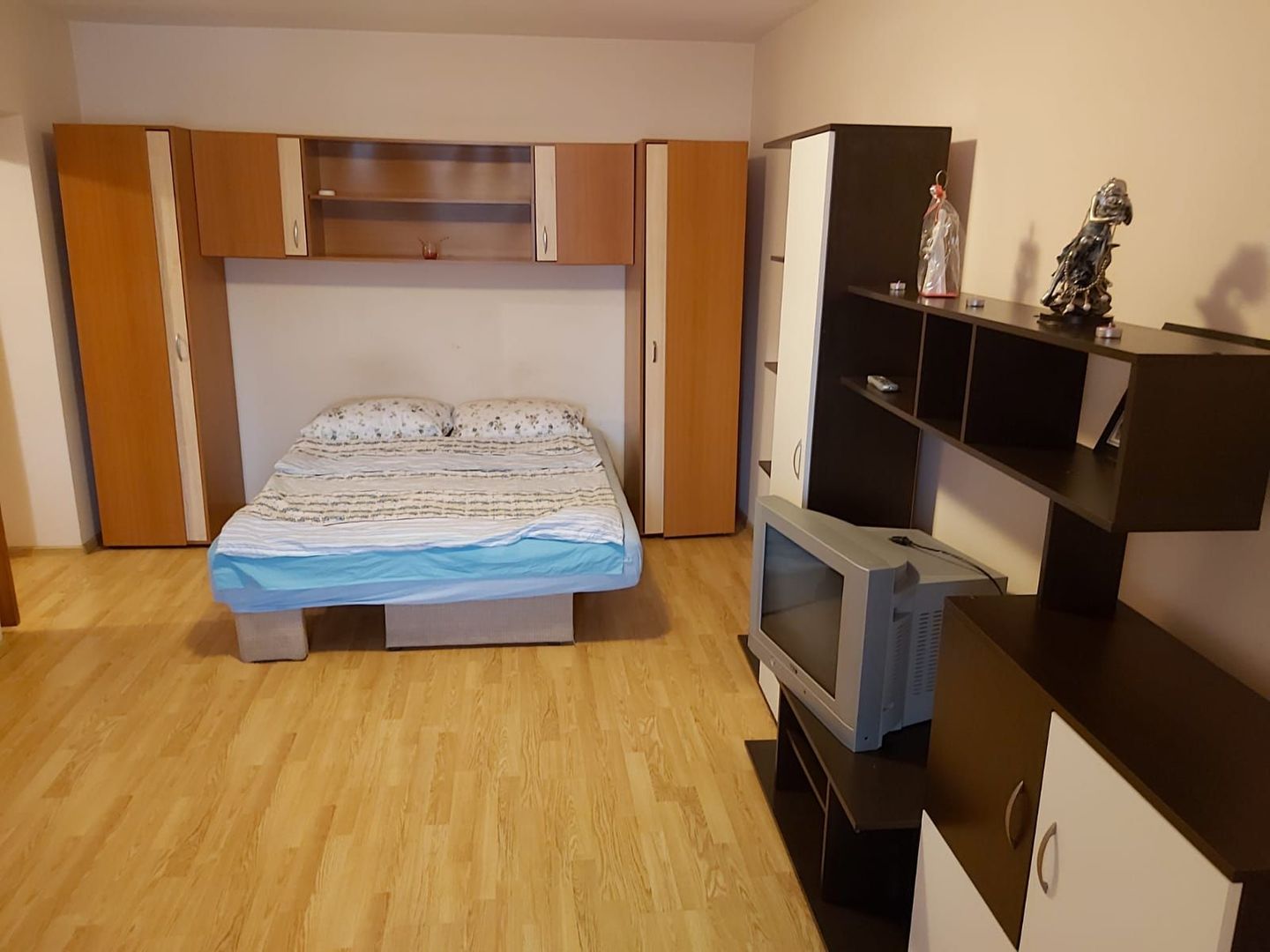 Garsoniera de inchiriat – Focsani, etaj 2, 30 mp, mobilata si utilata - Poză 1