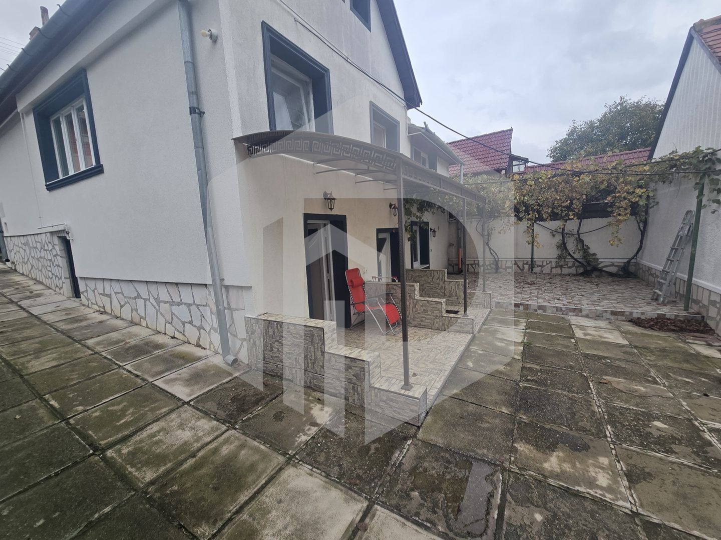 Casa singur in curte 4 camere 650 teren Piata Cluj - Poză 2