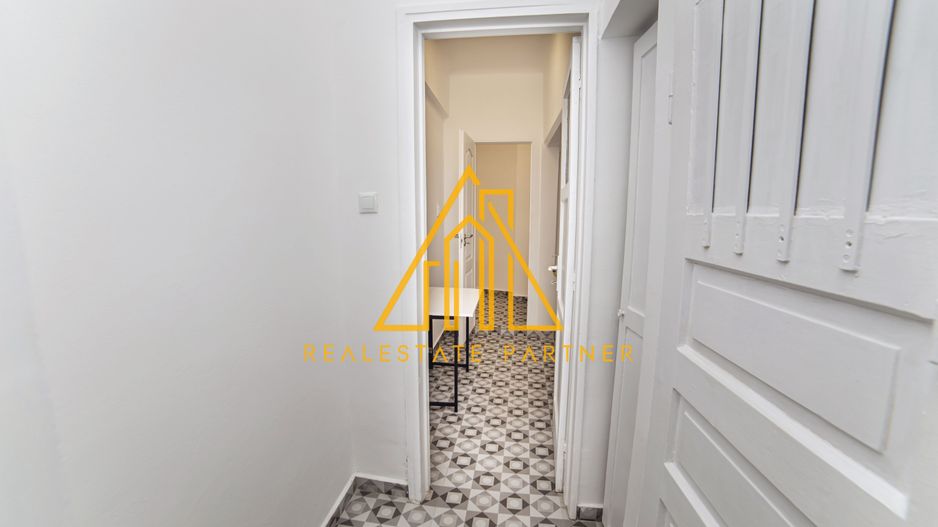 Apartament 4 camere renovat, central, ideal rezidențial sau activitate business - Poză 11