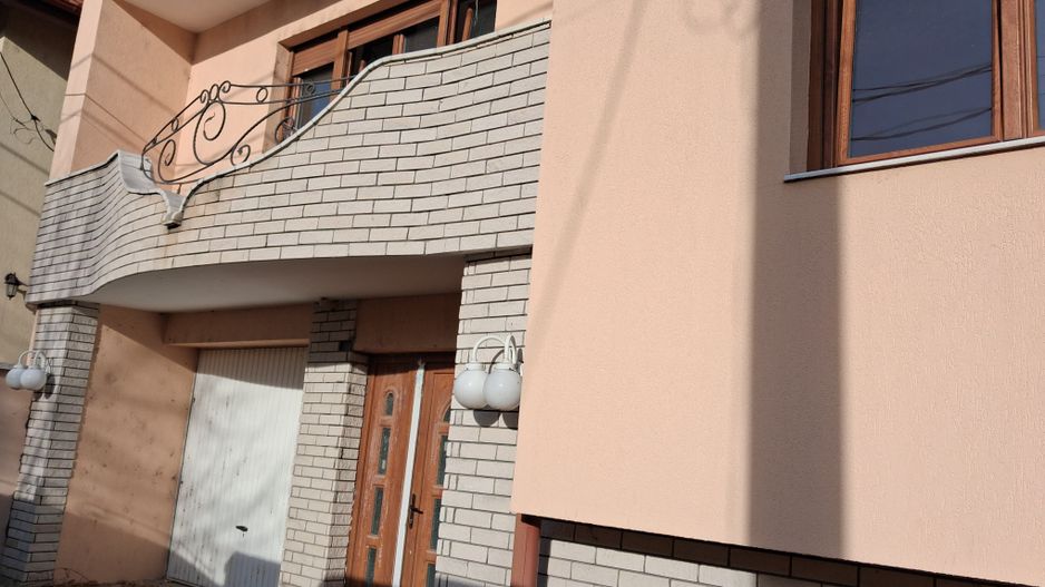 Casa RENOVATA partial 8 cam 6 ari 550mp garaj ANA IPATESCU. - Poză 3