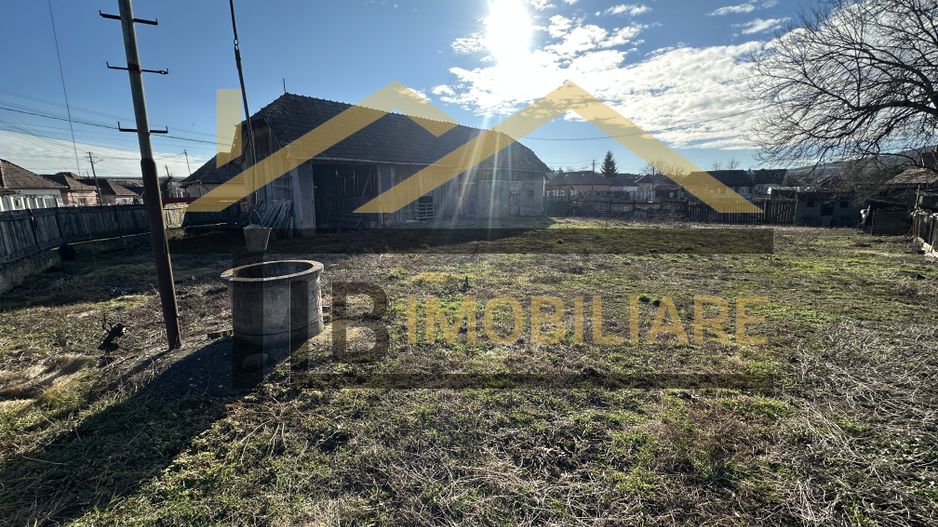 Casa de vanzare 4 camere, 2240mp teren, Zona Raciu - Poză 2