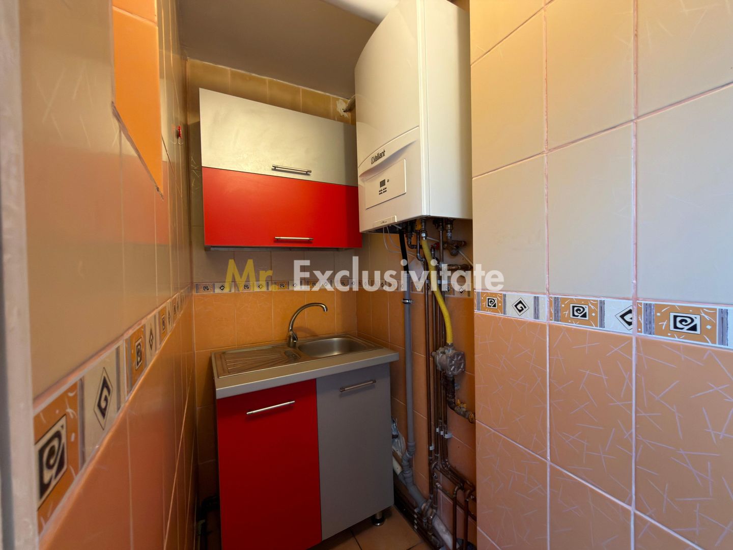 Garsonieră spațioasă de închiriat în Mioveni – zona Robea - Poză 6