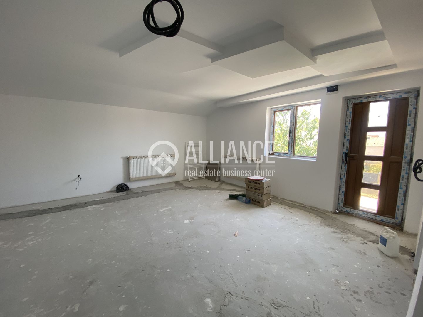 VALU LUI TRAIAN(COD 07) -Casa P+M 5 camere cu teren de 300 mp - Poză 9